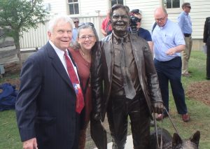 sculpture to honor seeing eye dogs and the bling
